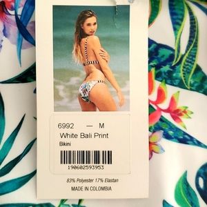 NWT Bikini Size Medium Tropical Swimsuit